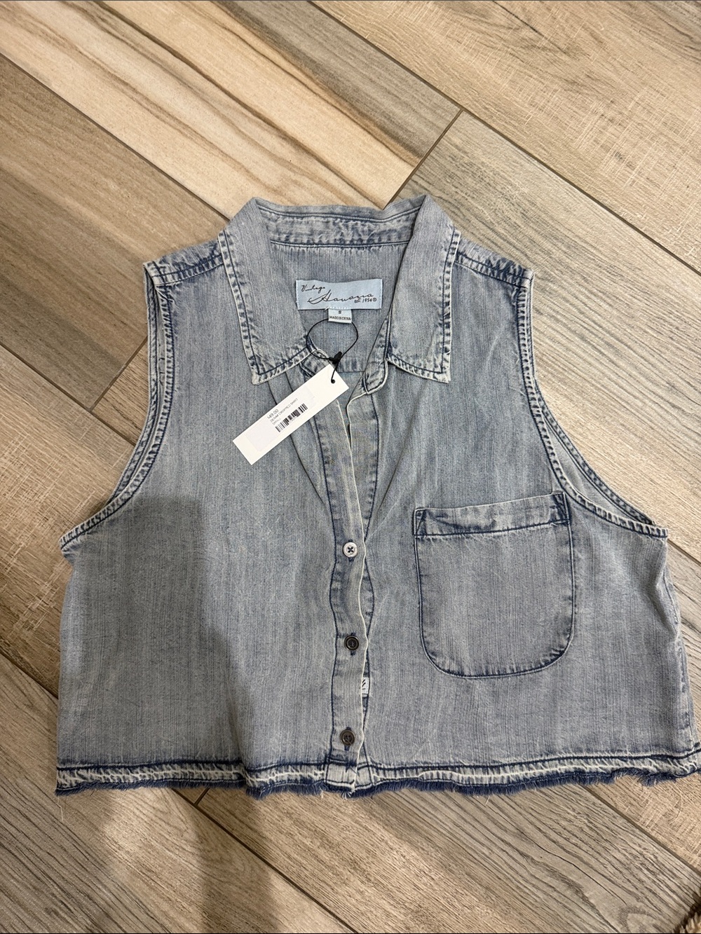 NWT Vintage Havana Light Wash Denim Sleeveless Button-Front Tank